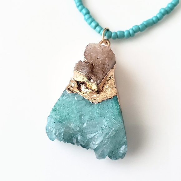 Jewelry - Agate druzy crystal beaded necklace